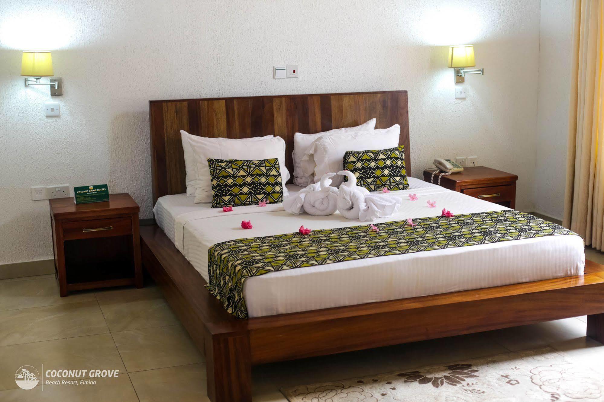 Coconut Grove Beach Resort Elmina Exterior foto