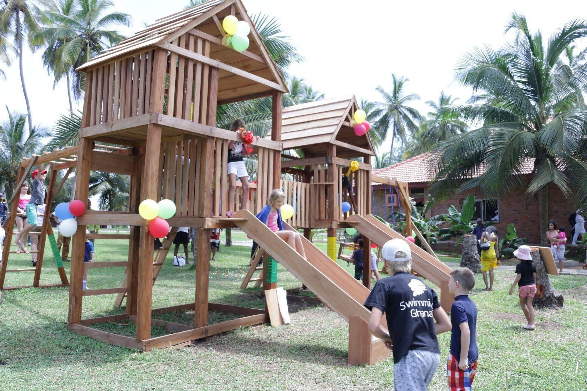 Coconut Grove Beach Resort Elmina Exterior foto
