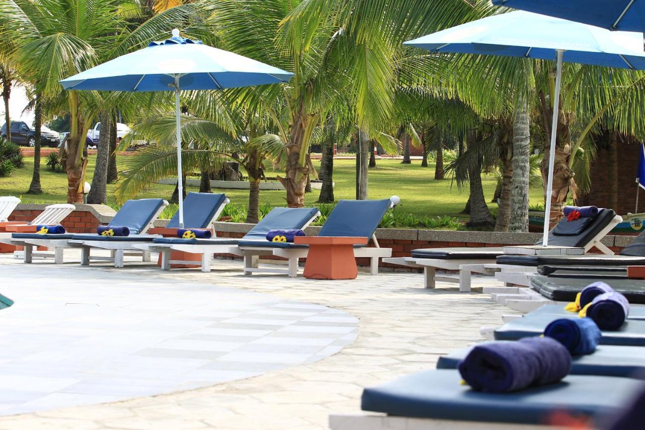 Coconut Grove Beach Resort Elmina Exterior foto