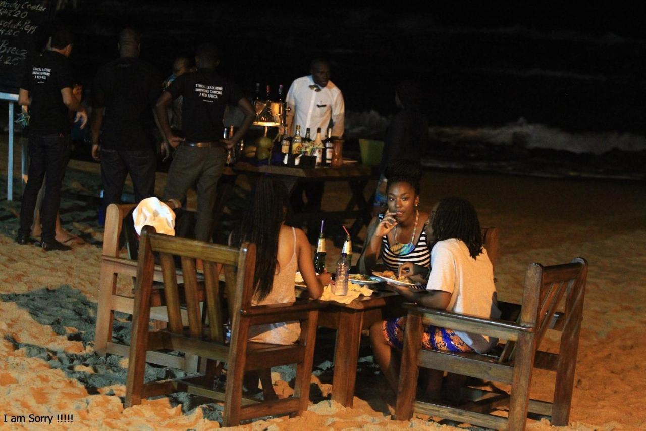 Coconut Grove Beach Resort Elmina Exterior foto