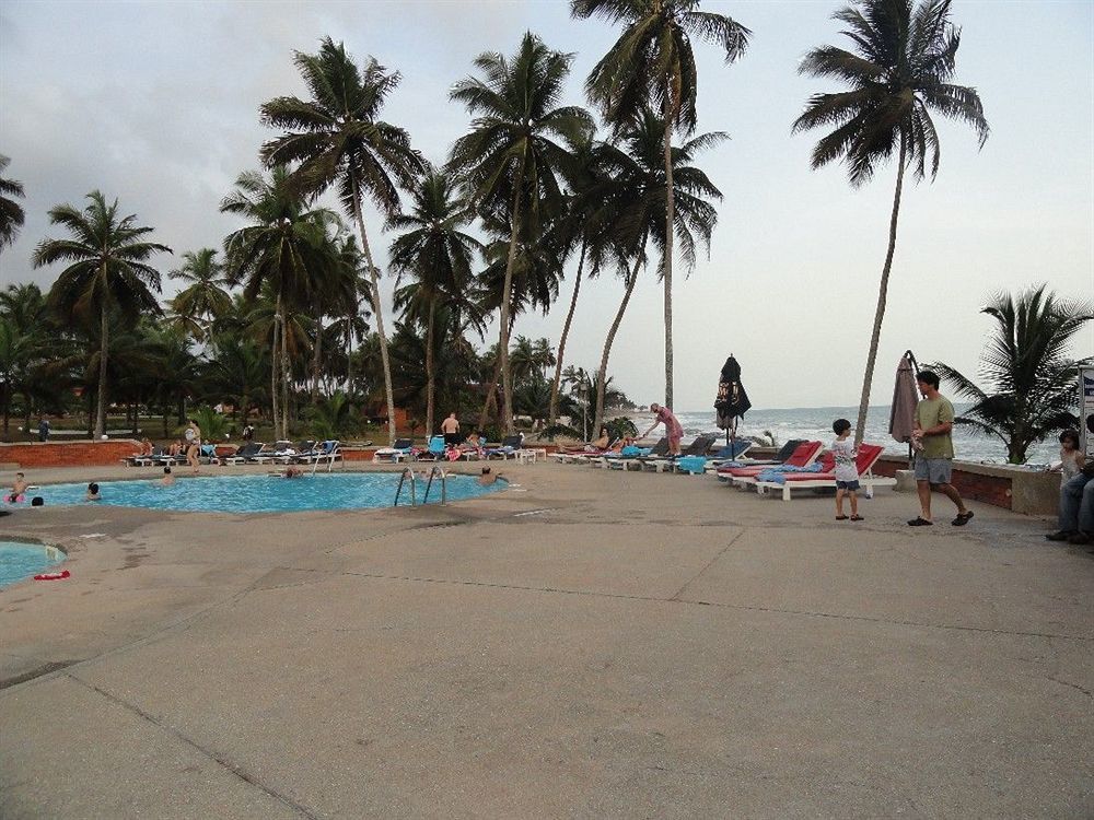 Coconut Grove Beach Resort Elmina Exterior foto
