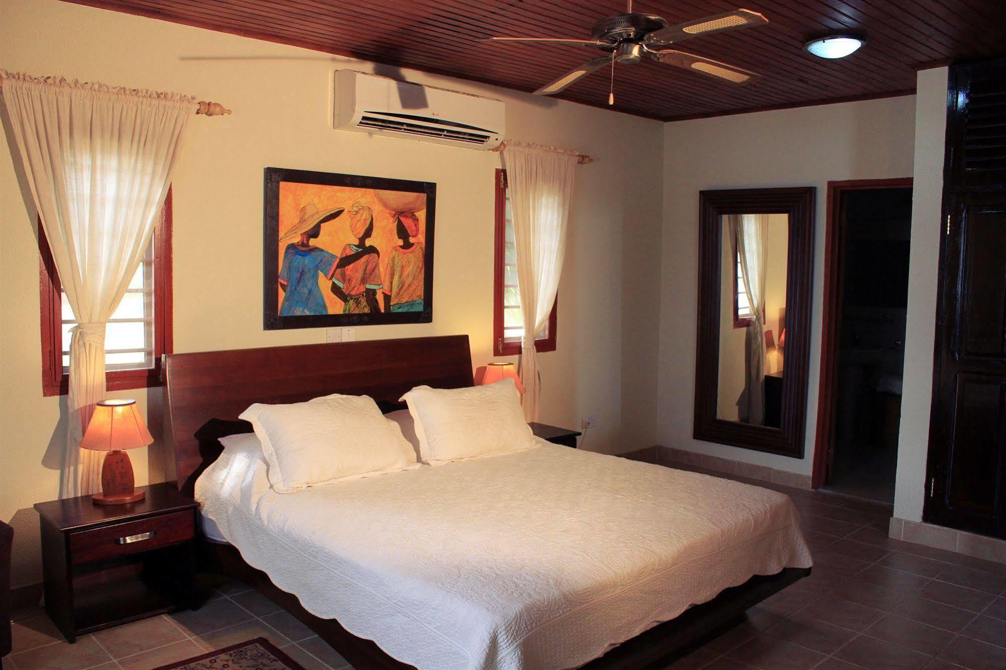 Coconut Grove Beach Resort Elmina Exterior foto